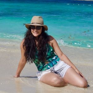 Meet your Posher, Jetcel